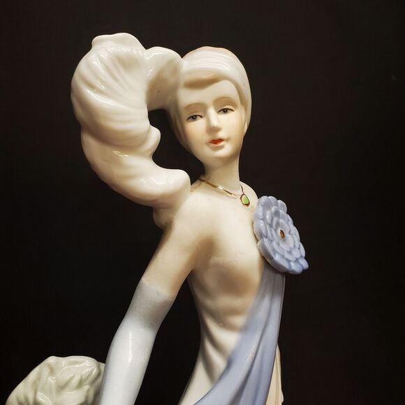 Vintage Blue and White Ceramic Socialite Flapper Figurine - Picture 6 of 10